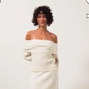 Na-Kd Off Shoulder Sweater XS